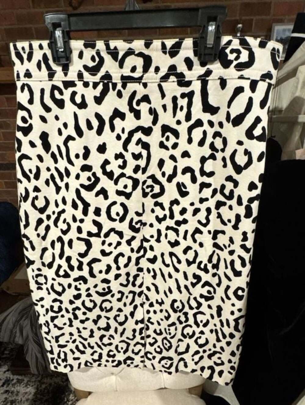 Ann Taylor Women's Cream and Black Leopard Print Pencil Skirt, Size 10